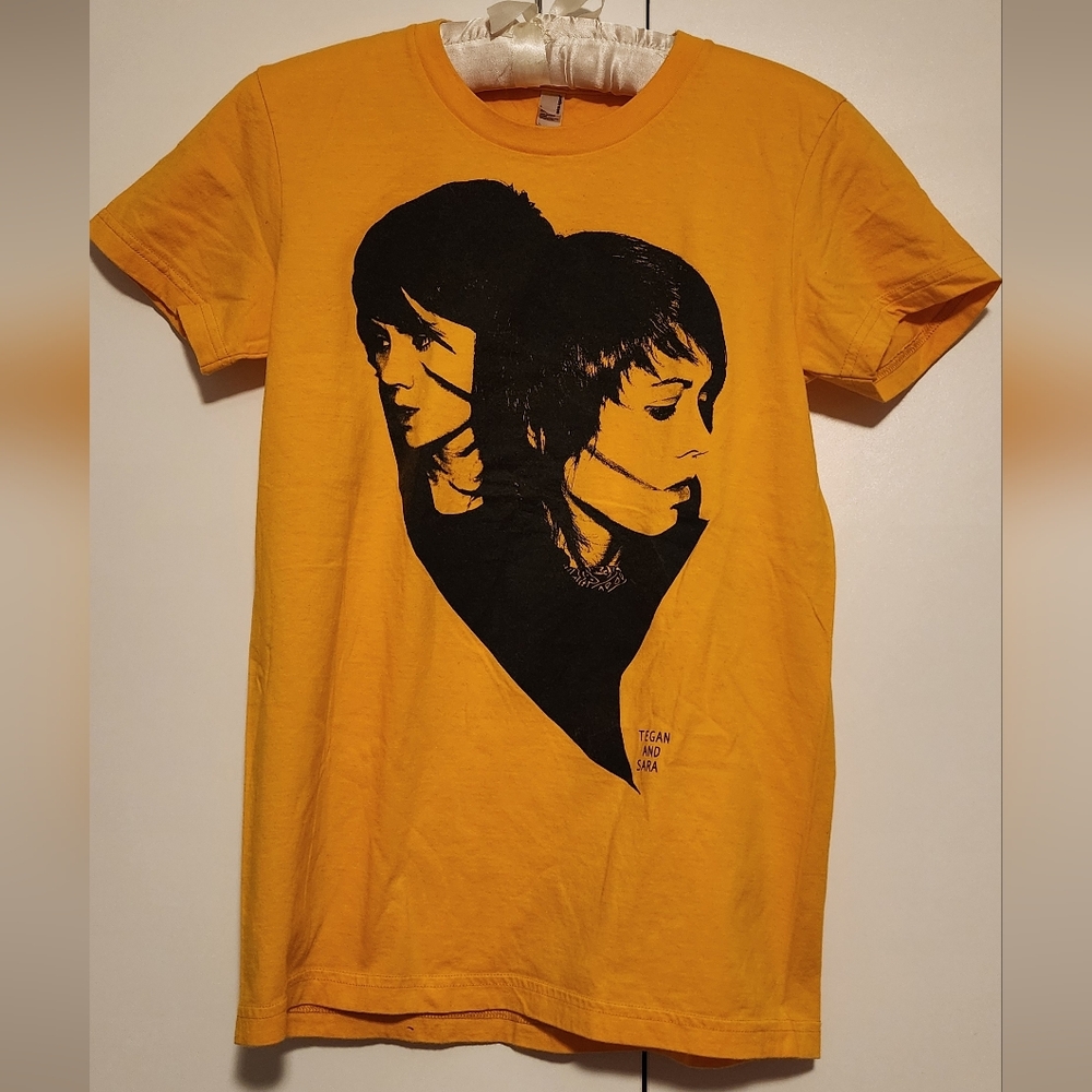 EUC Tegan And Sara American Apparel Yellow Band Tee L